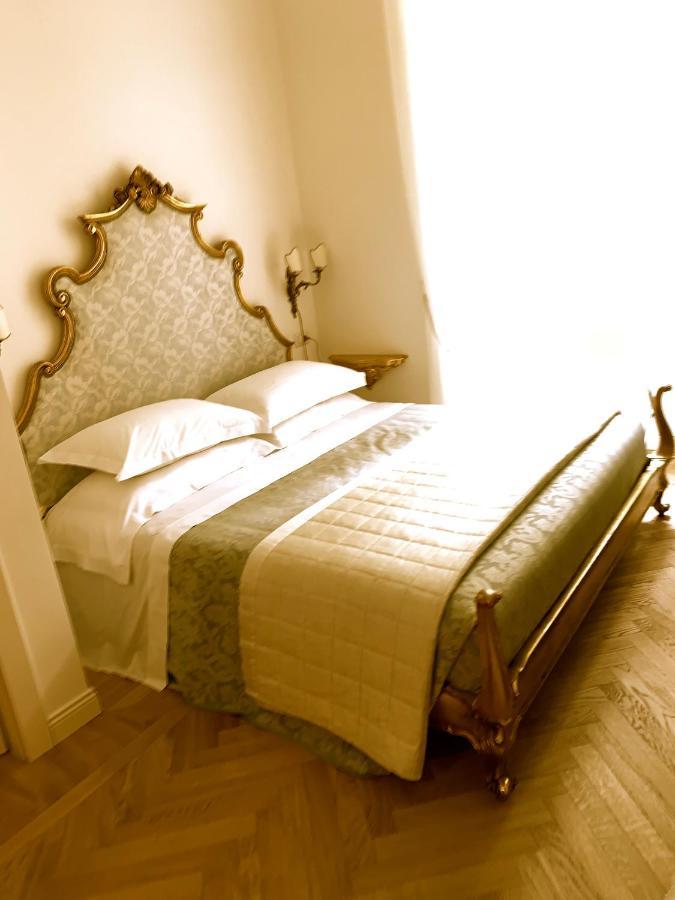 La Belle Coquette Bed & Breakfast Como Exterior photo